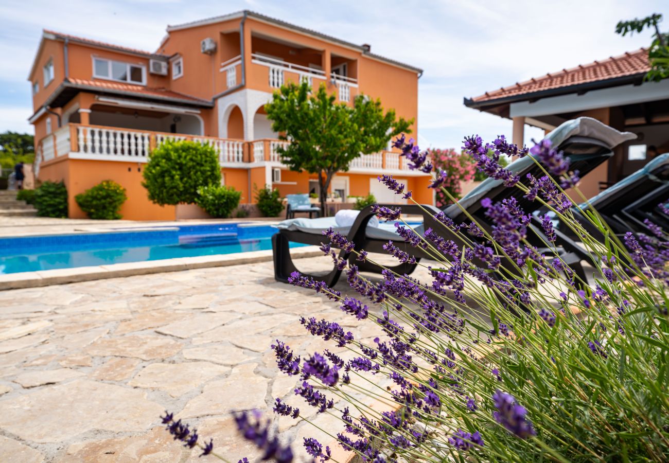 Maison à Visocane - Apartment Visocane with private pool