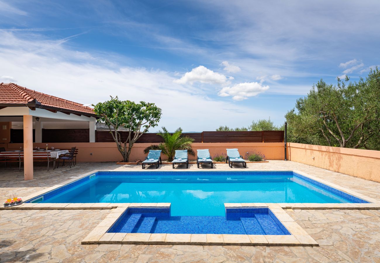 Maison à Visocane - Apartment Visocane with private pool