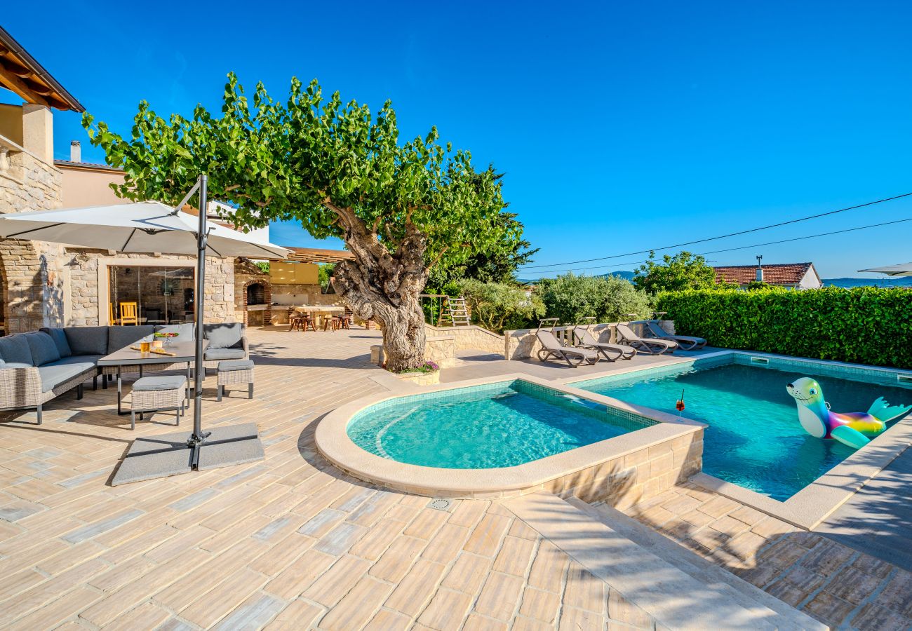 Maison à Sukošan - Authentic Villa Dumina