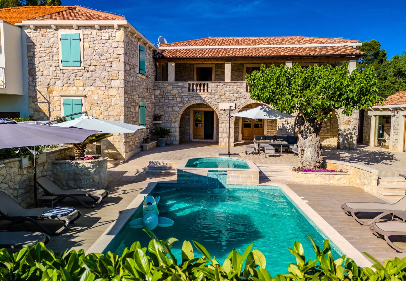 Maison à Sukošan - Authentic Villa Dumina