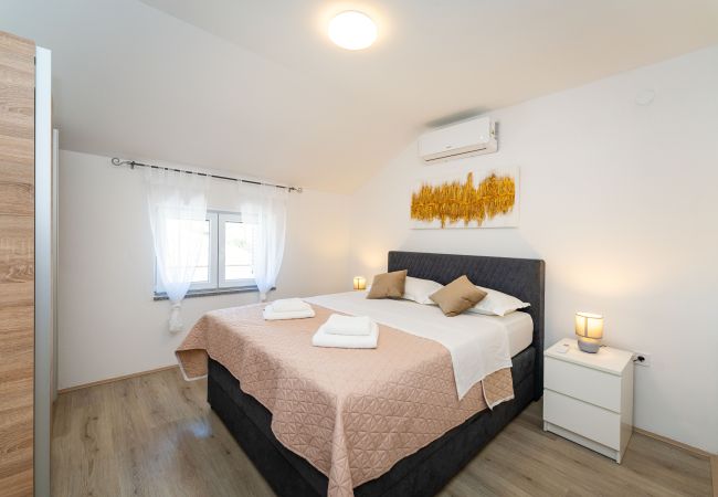 Maison à Vodice - Holiday home Briscola Maison à Vodice - Holiday home Briscola