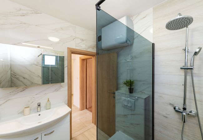 Maison à Vodice - Holiday home Briscola Maison à Vodice - Holiday home Briscola