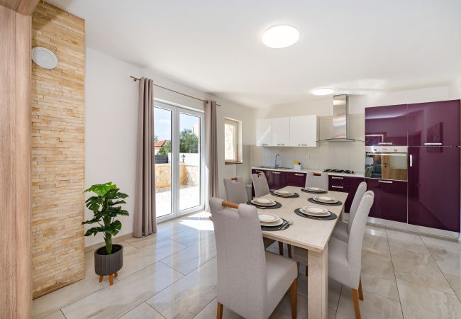 Maison à Vodice - Holiday home Briscola Maison à Vodice - Holiday home Briscola