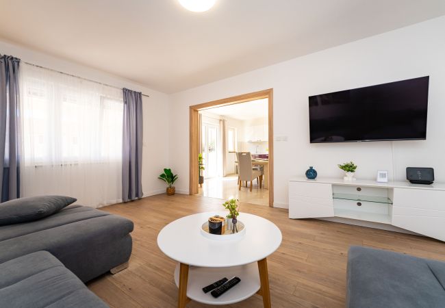 Maison à Vodice - Holiday home Briscola Maison à Vodice - Holiday home Briscola