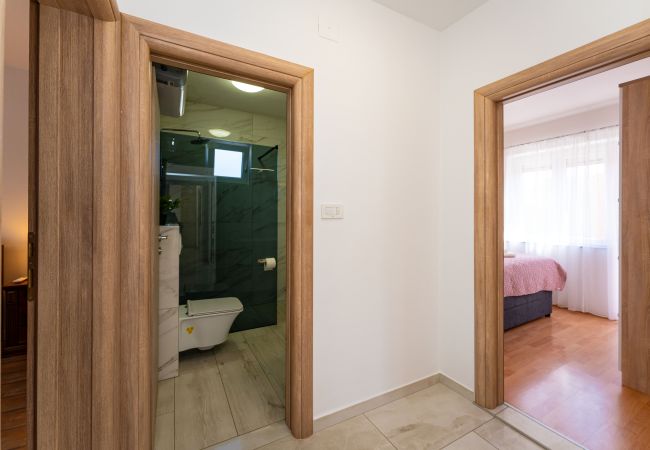 Maison à Vodice - Holiday home Briscola Maison à Vodice - Holiday home Briscola