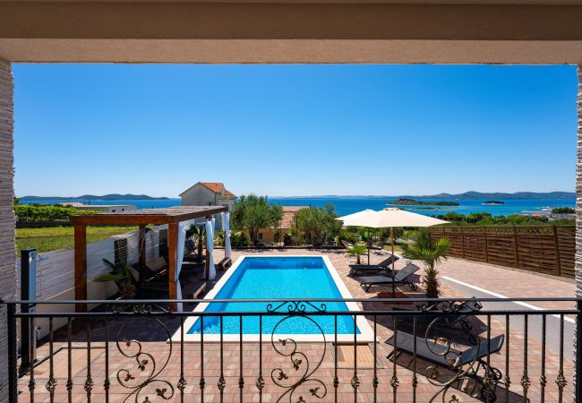 Maison à Pakoštane - Sea view Villa Tonka Maison à Pakoštane - Sea view Villa Tonka