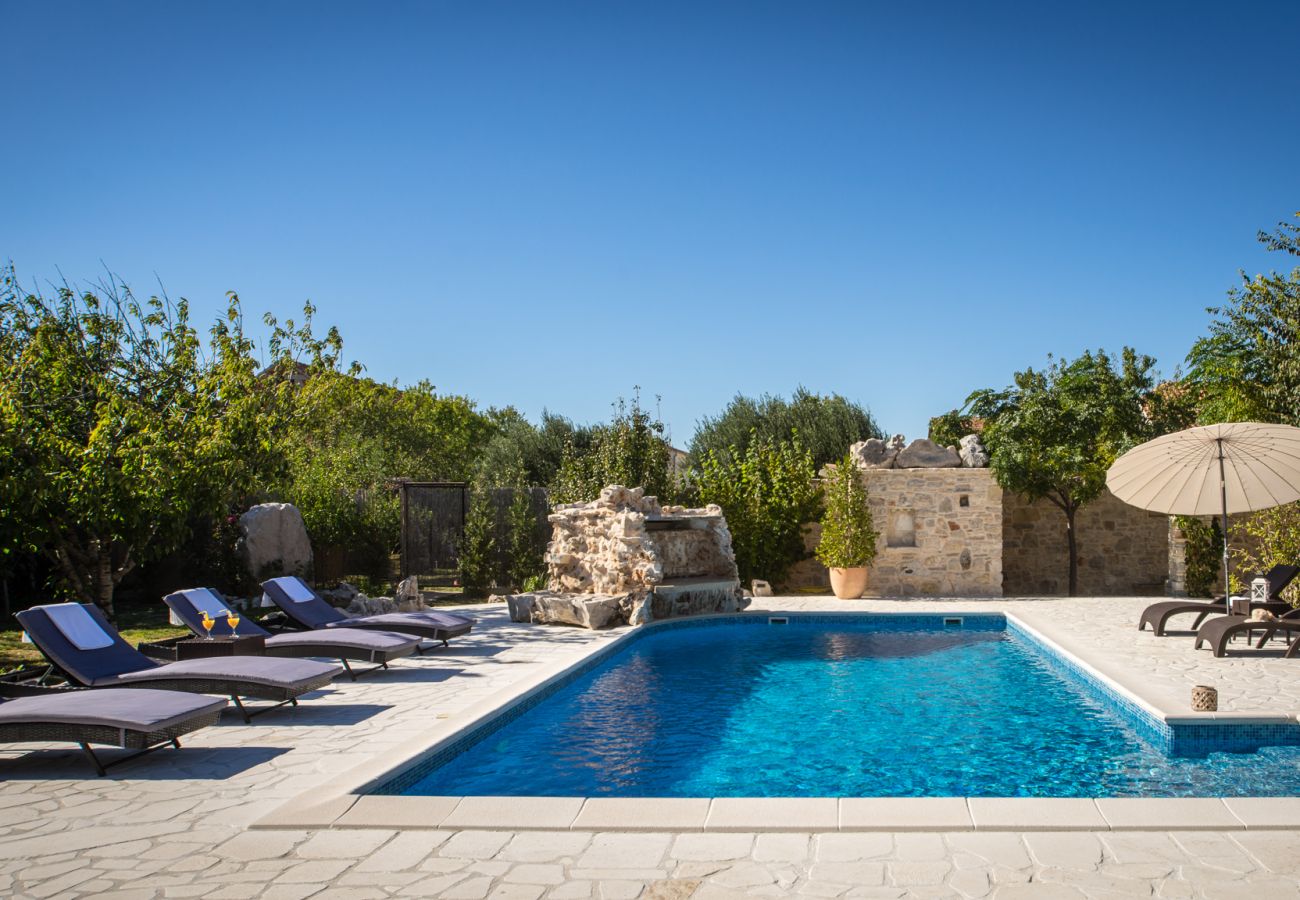 Villa à Cista Velika - Villa Olea with private heated pool