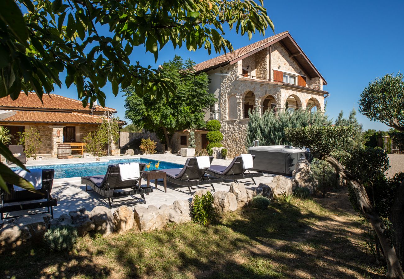 Villa à Cista Velika - Villa Olea with private heated pool