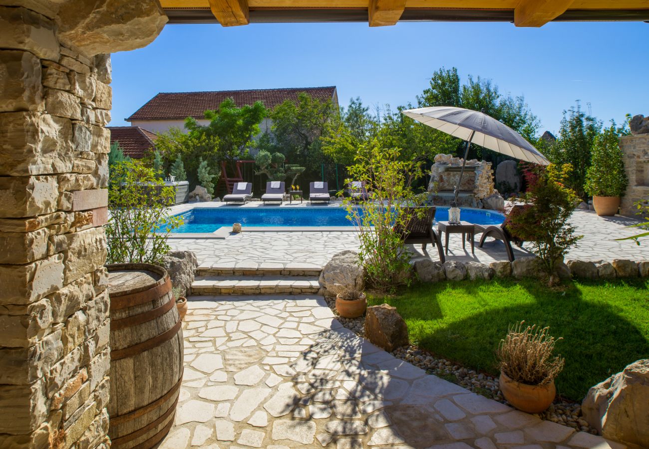 Villa à Cista Velika - Villa Olea with private heated pool