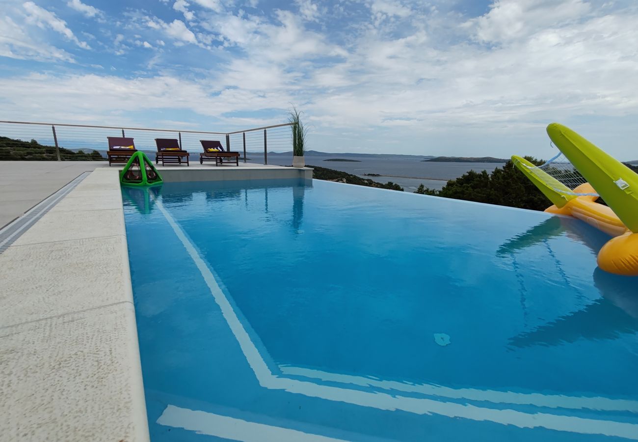 Maison à Zaglav - Sea view Villa Belvedir
