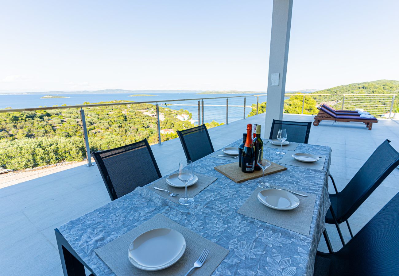 Maison à Zaglav - Sea view Villa Belvedir