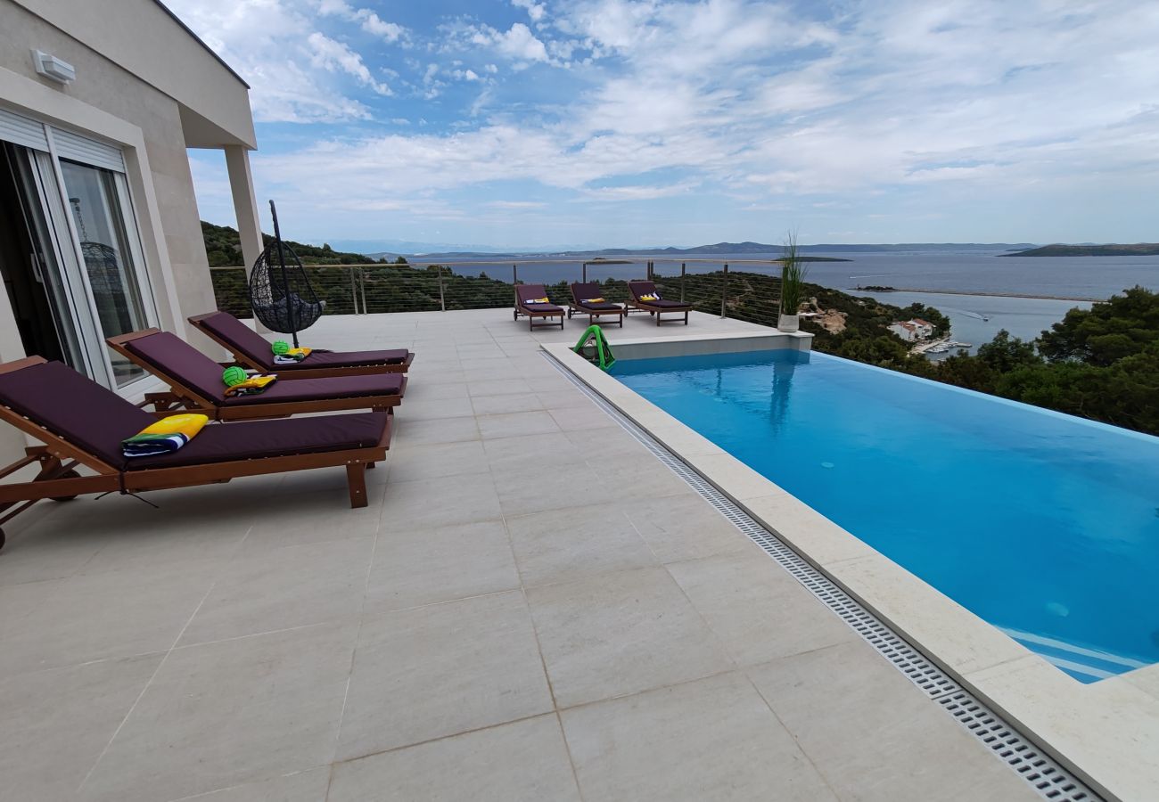 Maison à Zaglav - Sea view Villa Belvedir