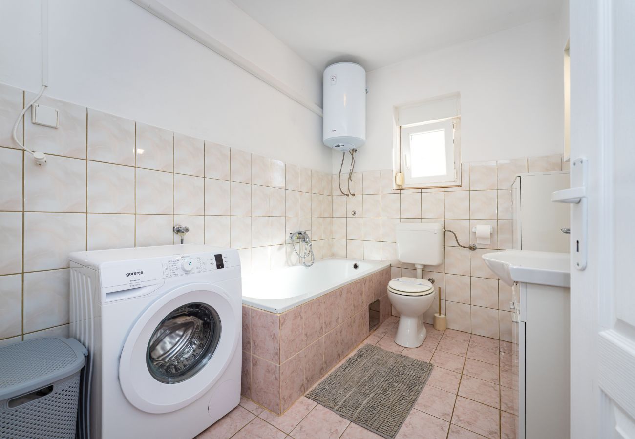 Maison à Raštevic - Holiday home Emily