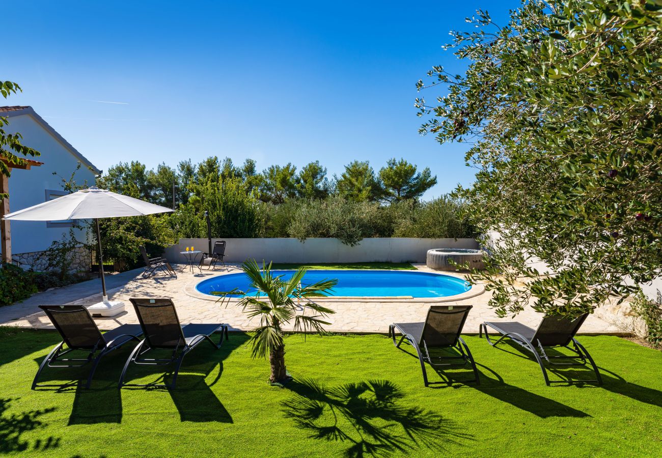 Maison à Raštevic - Holiday home Emily