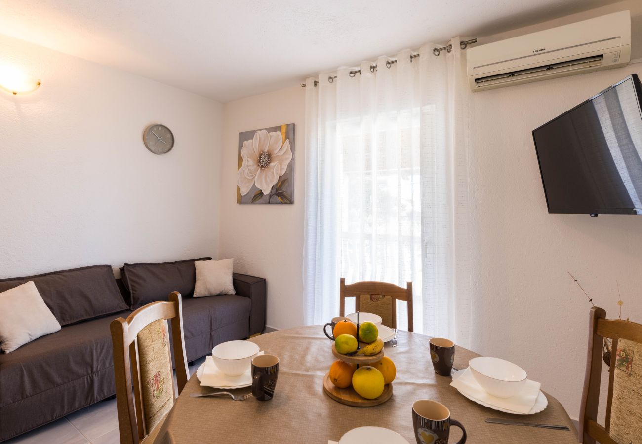 Appartement à Biograd na moru - Apartman DaDa 2 with shared pool