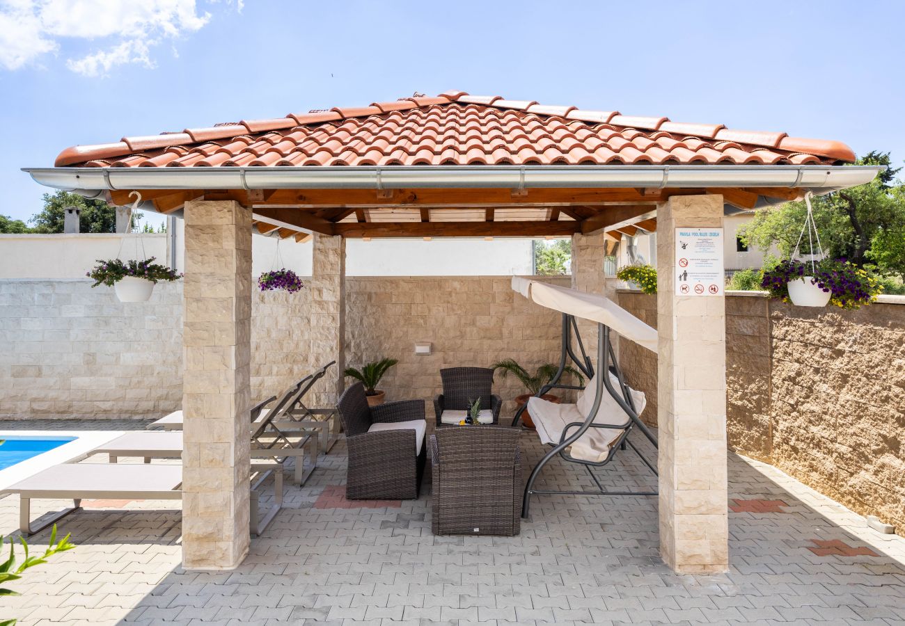 Appartement à Biograd na moru - Apartman DaDa 3 with shared pool