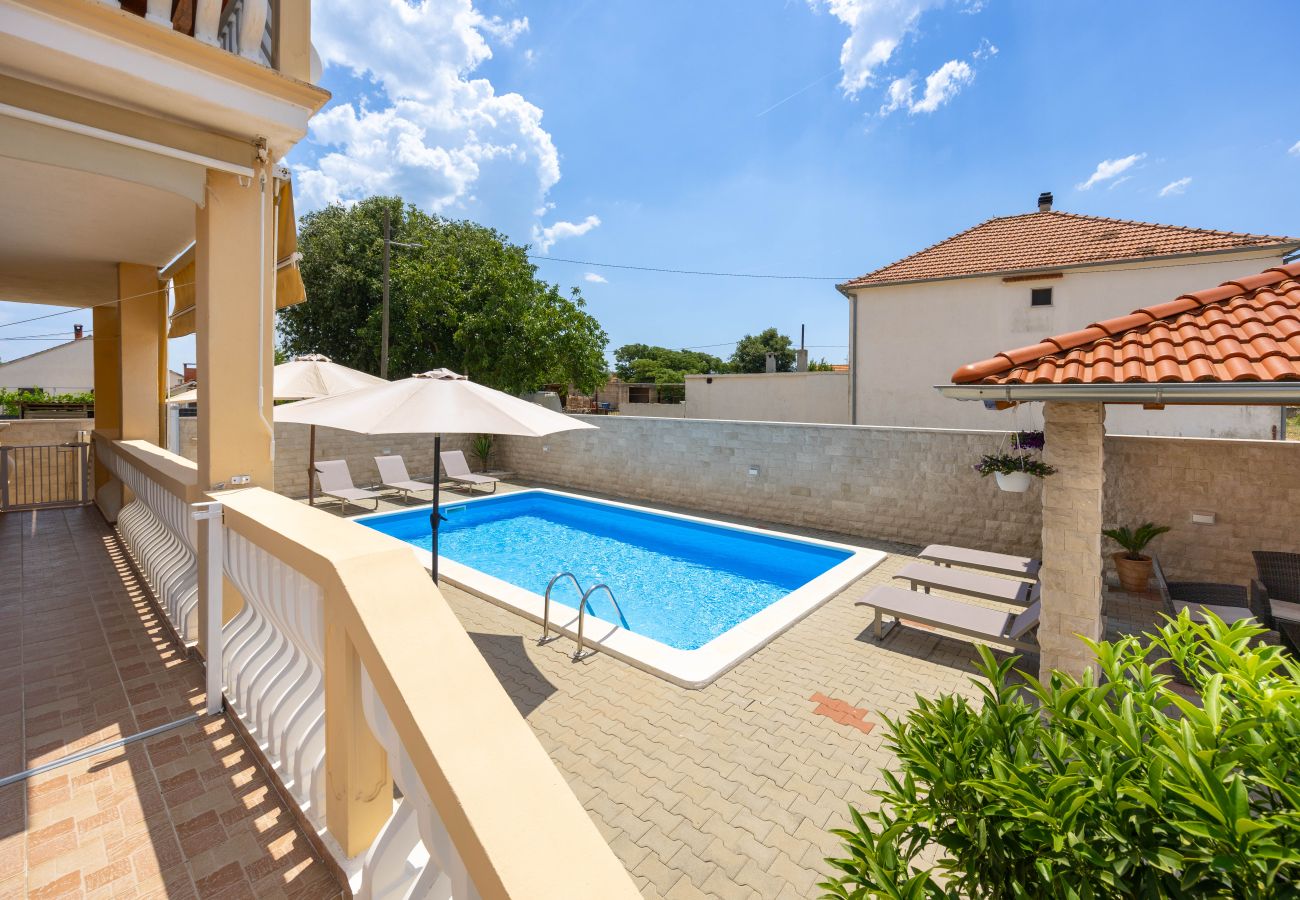 Appartement à Biograd na moru - Apartman DaDa 3 with shared pool