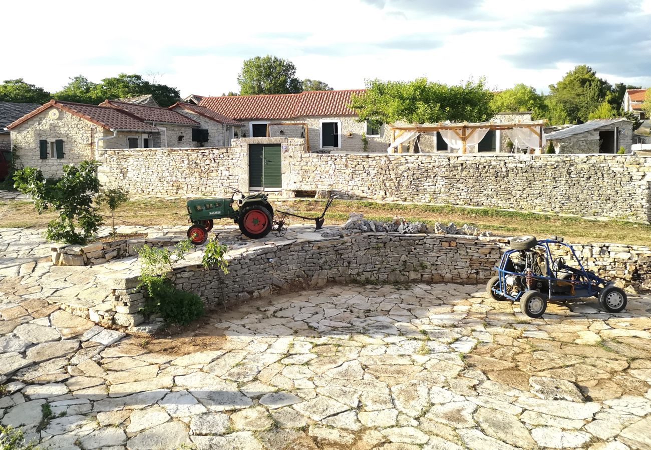 Maison à Kula Atlagic - Hilltop Paradise with private pool