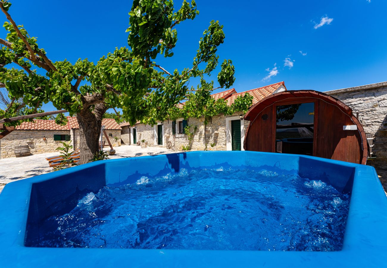 Maison à Kula Atlagic - Villa Hilltop Paradise
