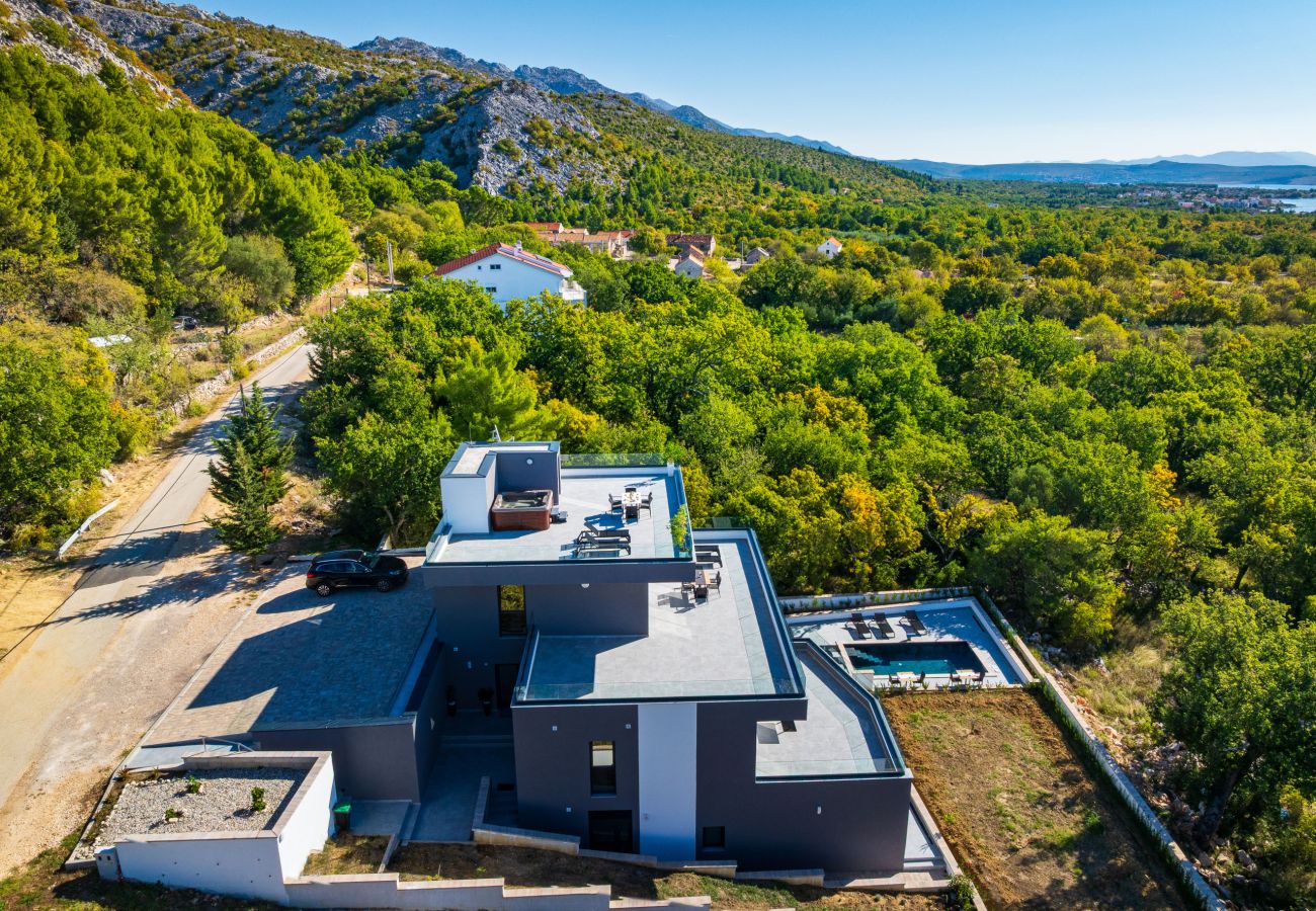 Appartement à Starigrad - Apartment Senti with shared pool