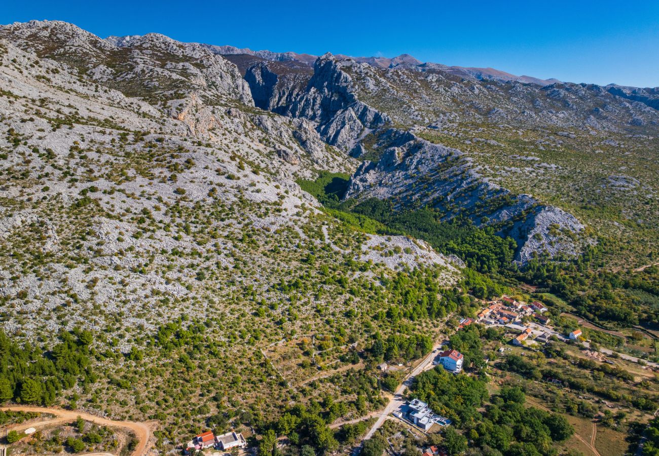 Appartement à Starigrad - Apartment Senti with shared pool