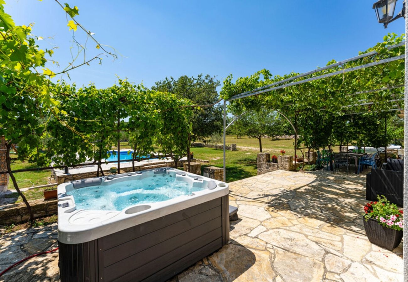 Maison à Donji Kašic - Holiday home Mandorla