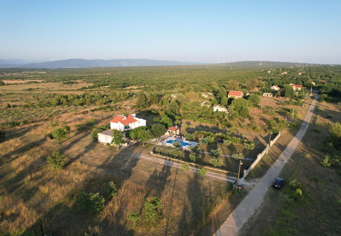 Maison à Donji Kašic - Holiday home Mandorla