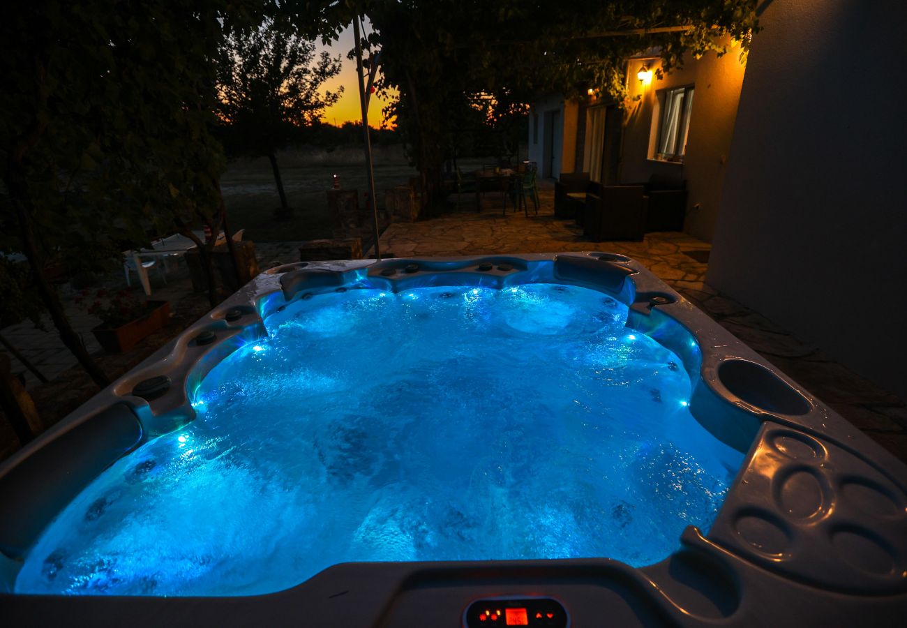 Maison à Donji Kašic - Holiday home Mandorla