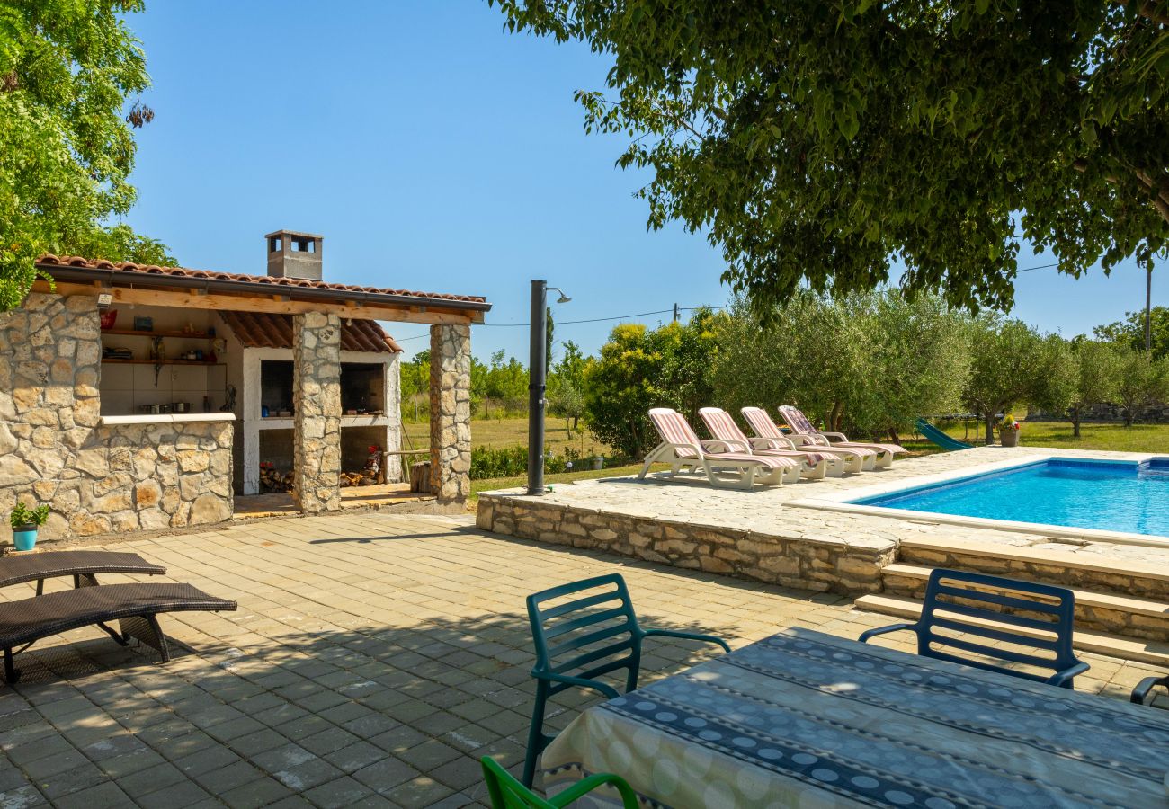 Maison à Donji Kašic - Holiday home Mandorla