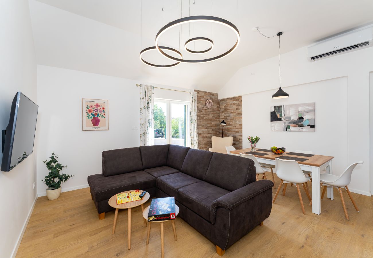 Maison à Šibenik-Ražine - Holiday Home Matija