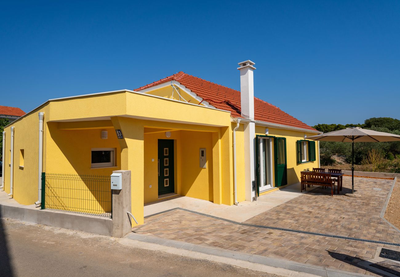 Maison à Šibenik-Ražine - Holiday Home Matija