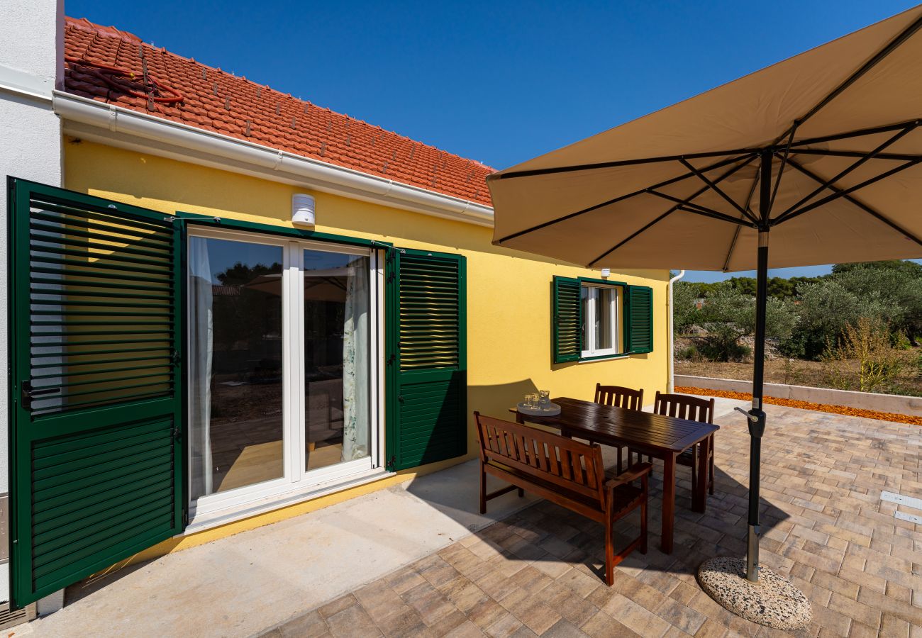 Maison à Šibenik-Ražine - Holiday Home Matija