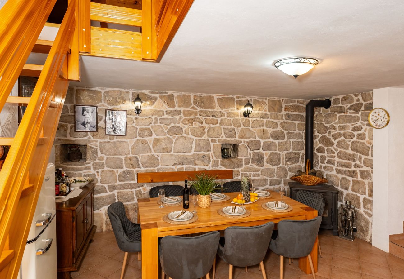Maison à Radonic - Authentic stone house Dida