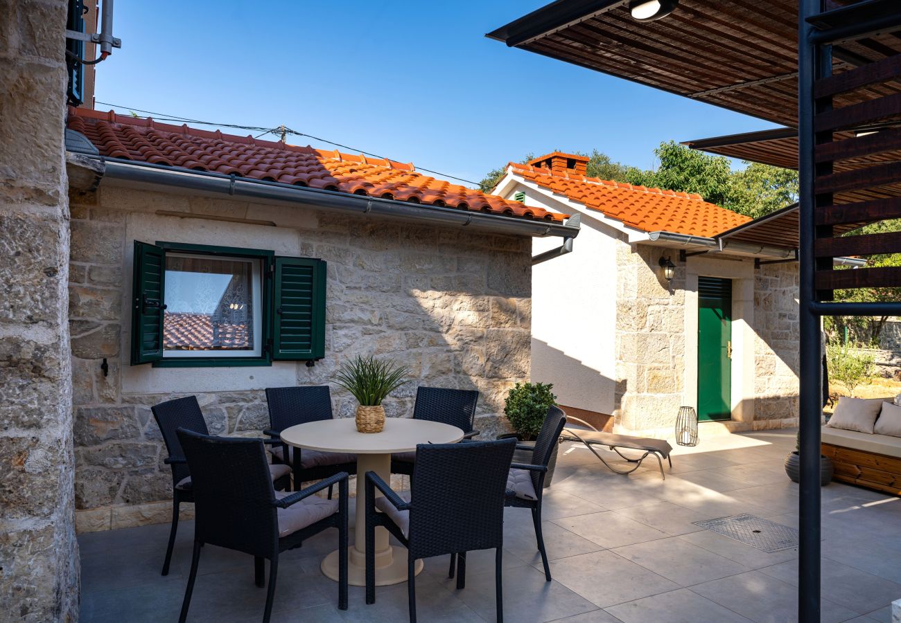 Maison à Radonic - Authentic stone house Dida