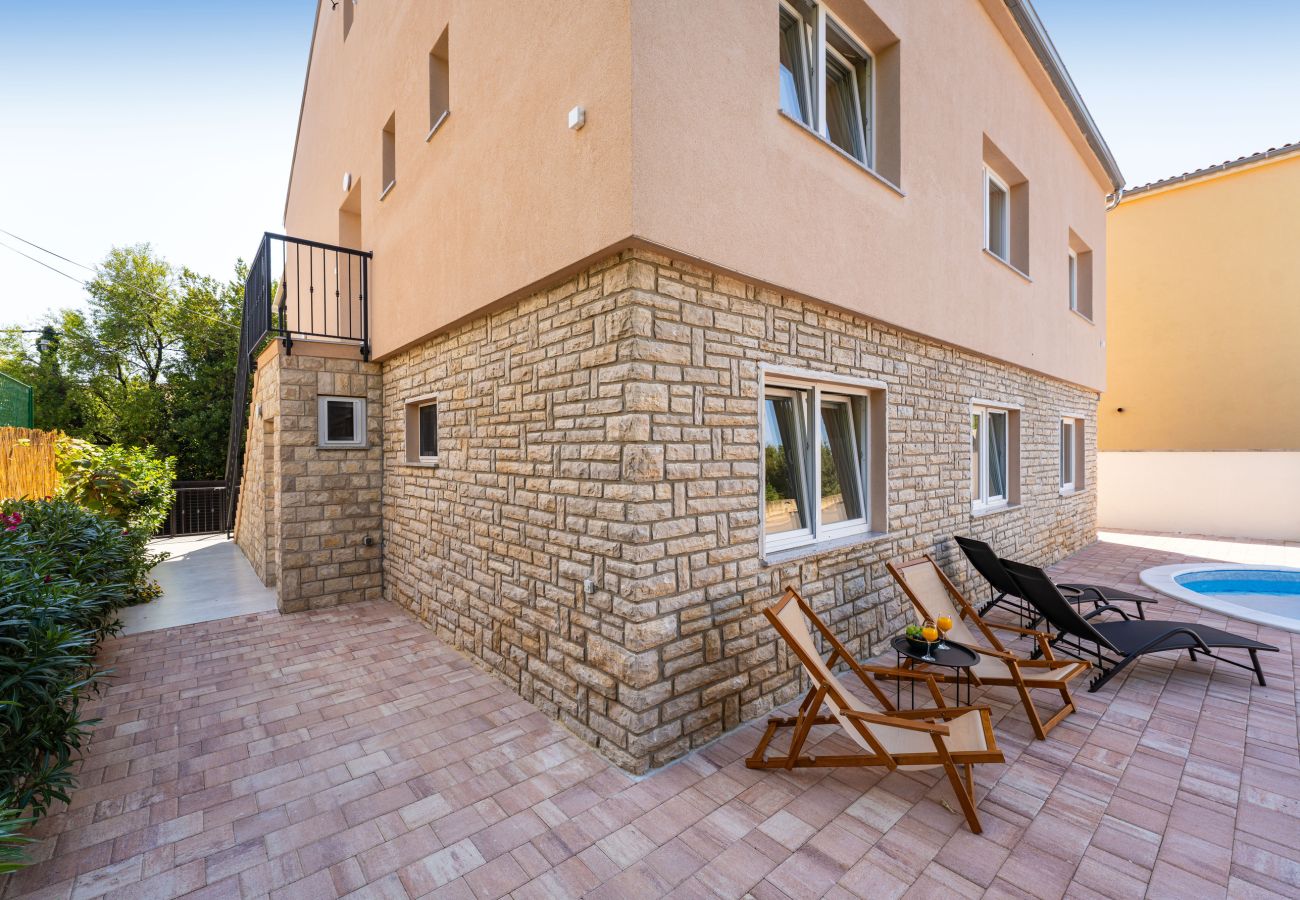 Maison à Sveti Filip i Jakov - Villa Familia