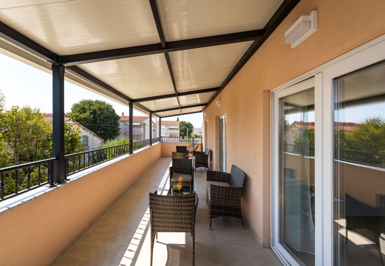 Maison à Sveti Filip i Jakov - Villa Familia