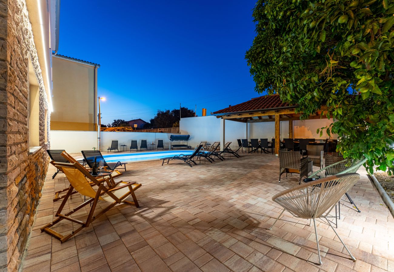 Maison à Sveti Filip i Jakov - Seaside Villa Familia