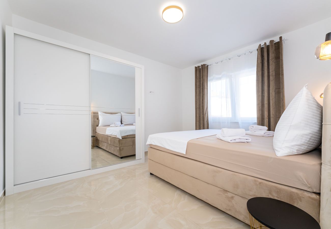 Maison à Sveti Filip i Jakov - Seaside Villa Familia