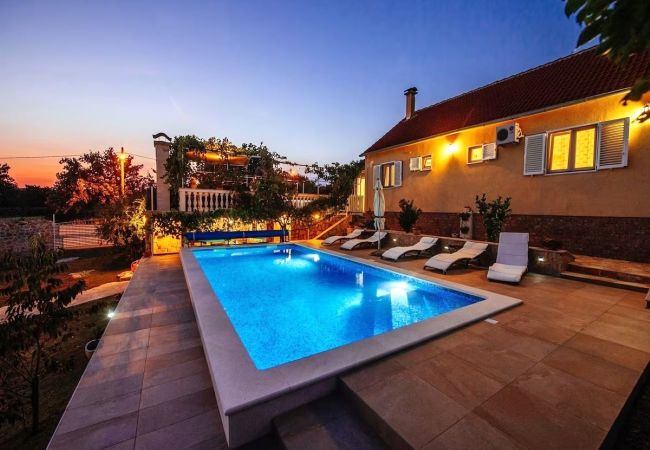 Casa a Zaton Obrovacki - Villa Sucic with private pool Casa a Zaton Obrovacki - Villa Sucic with private pool