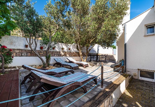 Appartamento a Maslenica - Sea view apartment Dajana Appartamento a Maslenica - Sea view apartment Dajana