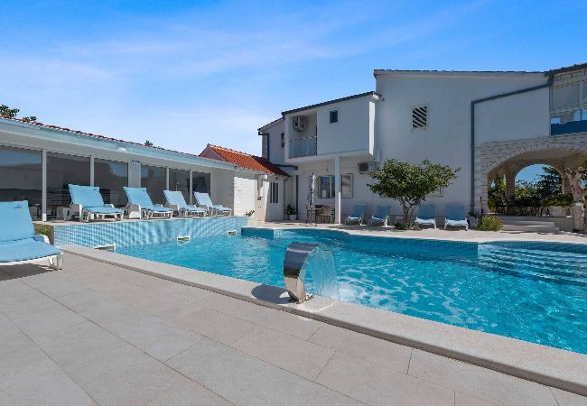 Casa a Neoric - Sport & Spa Villa Neoric Casa a Neoric - Sport & Spa Villa Neoric