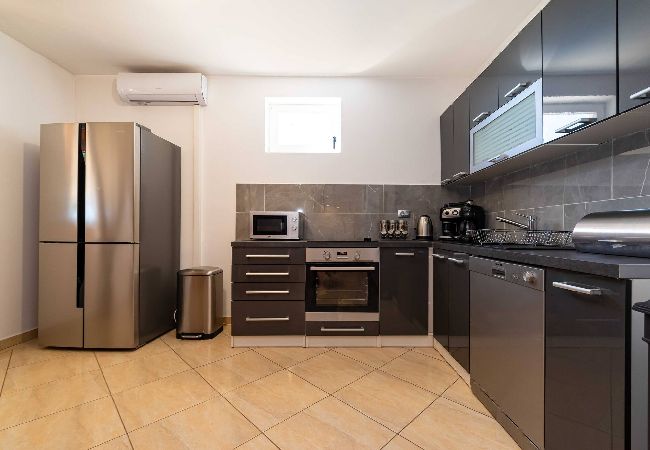 Casa a Tinj - Holiday home Maria Casa a Tinj - Holiday home Maria