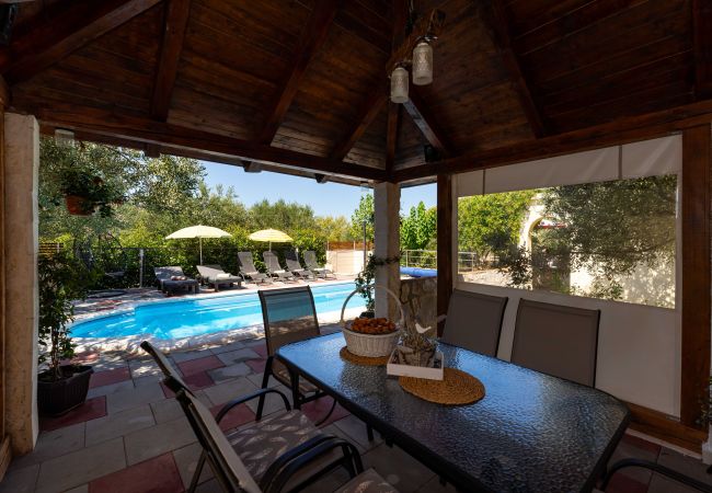 Casa a Krkovic - Holiday home Olive Garden Casa a Krkovic - Holiday home Olive Garden