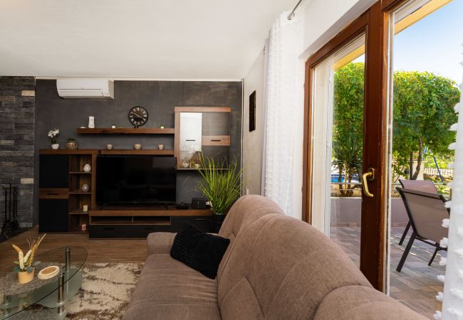 Casa a Krkovic - Holiday home Olive Garden Casa a Krkovic - Holiday home Olive Garden