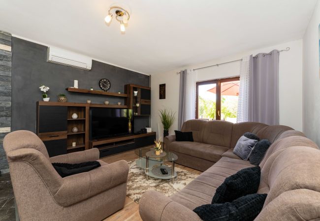 Casa a Krkovic - Holiday home Olive Garden Casa a Krkovic - Holiday home Olive Garden