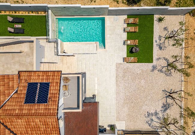 Casa a Benkovacko Selo - Villa Pezer with heated pool & sauna Casa a Benkovacko Selo - Villa Pezer with heated pool & sauna