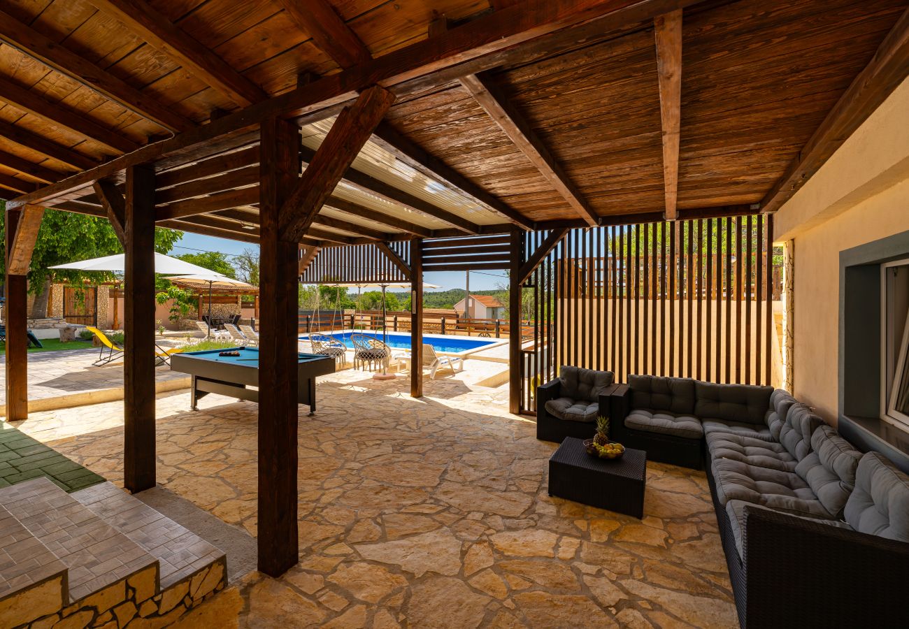 Casa a Zapužane - Holiday home Burgija
