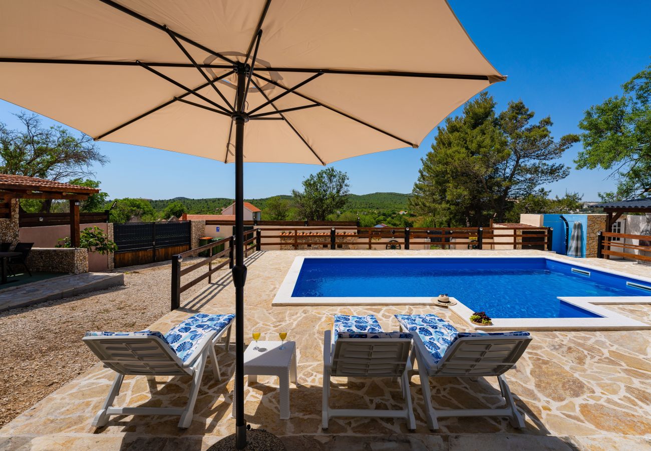 Casa a Zapužane - Holiday home Burgija