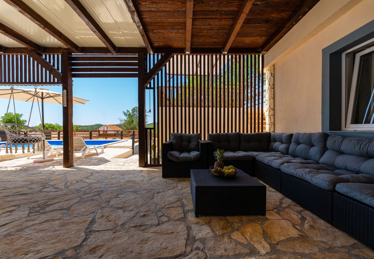 Casa a Zapužane - Holiday home Burgija