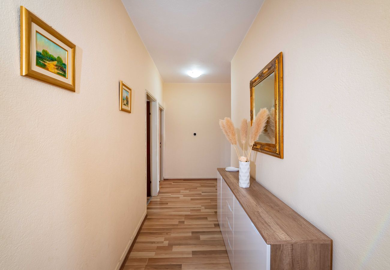 Appartamento a Posedarje - Sea view apartment Nika